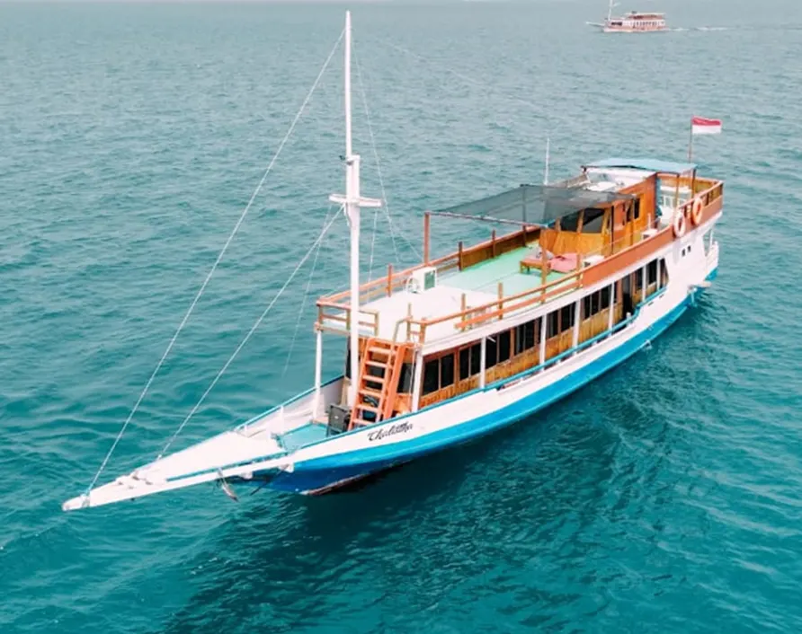 Komodo Superior Boat SBKT-106 Luxury Phinisi