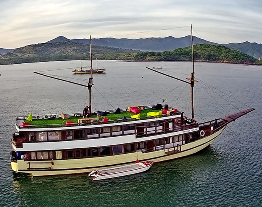 Komodo Superior Boat SBKT-107 Luxury Phinisi