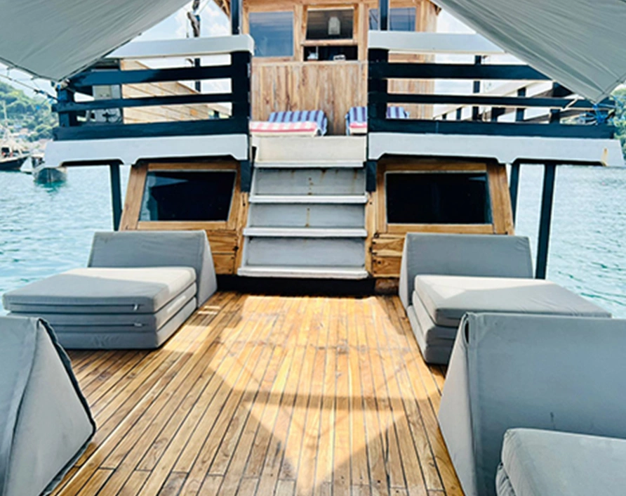 Komodo Tours with Superior Boat