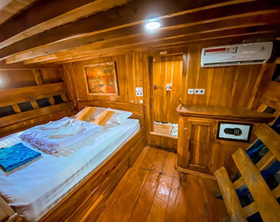 Komodo Tours with Superior Boat