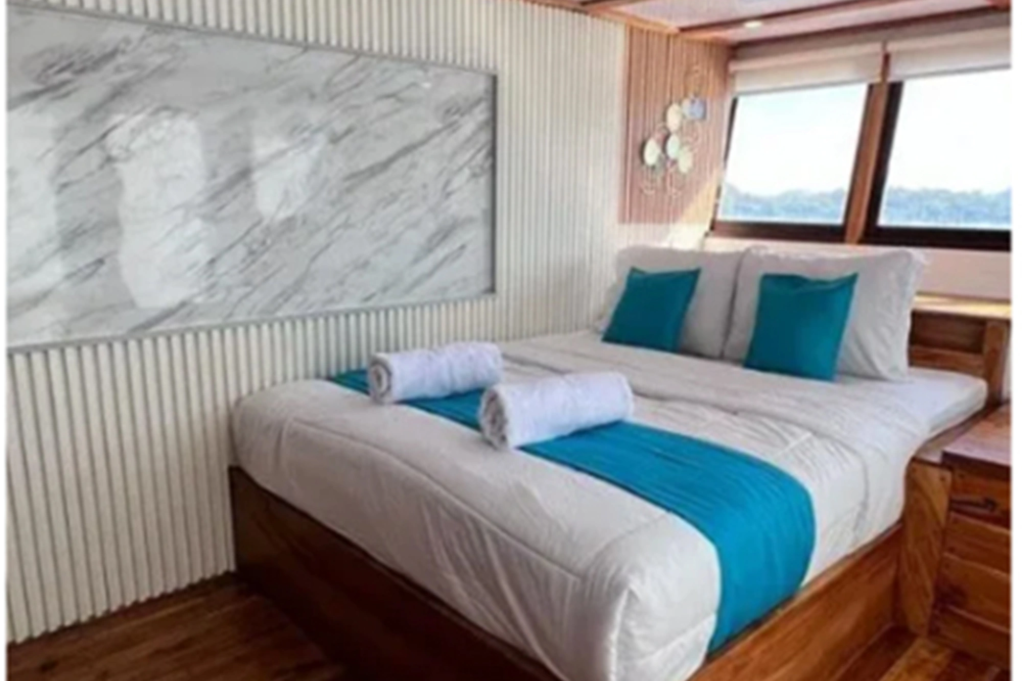 Superior Boat Komodo Tours